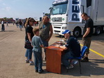 Z autogramidy Michala Matjovskho na akci Truckfest 2010 v Hradci Krlov
