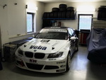 Pprava vozu BMW 320si pro Michala Matjovskho v dlnch tmu Kenek Motorsport