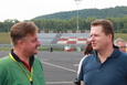 Zvodn jezdec Miroslav Forman v rozhovoru s generlnm editelem mosteckho Autodromu Michalem Rdlem