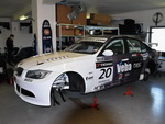 Ppravy vozu BMW 320si v dlnch Kenek Motorsport finiuj, Matjovsk bude u za 14 dn testovat ve SPA