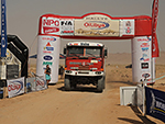 Tatra pilotovan Vclavem Svobodou projd clovou metou prvn etapy OiLibya Rally of Morocco v Erfoudu